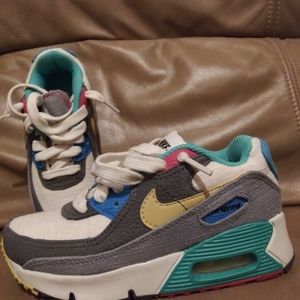 Boys Nike tennis shoes